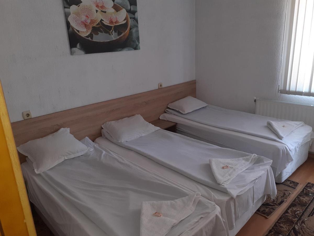 Teo'S Guest House โดสปัต ภายนอก รูปภาพ