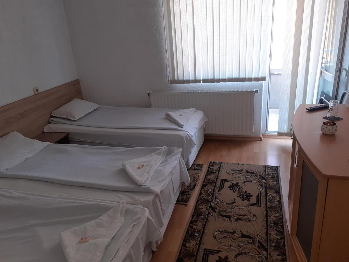 Teo'S Guest House โดสปัต ภายนอก รูปภาพ