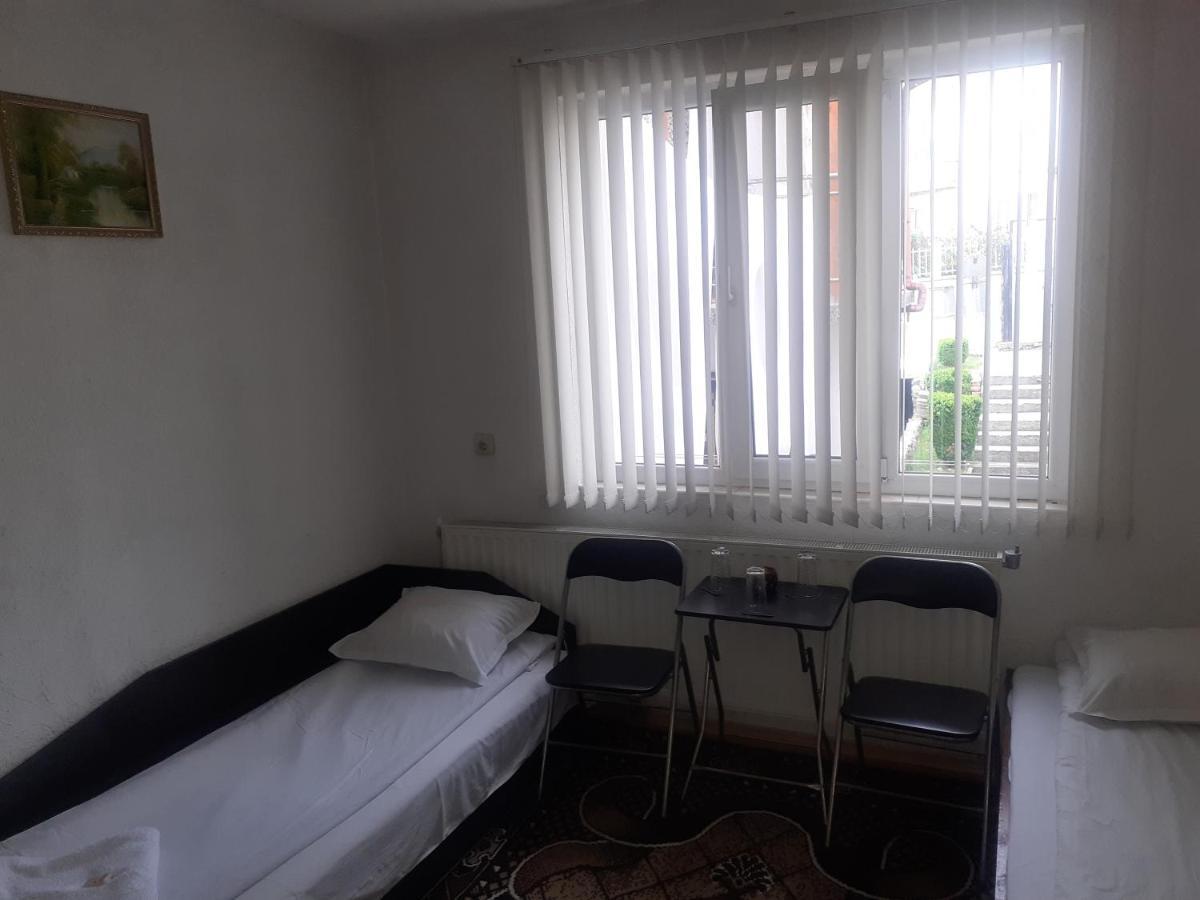 Teo'S Guest House โดสปัต ภายนอก รูปภาพ